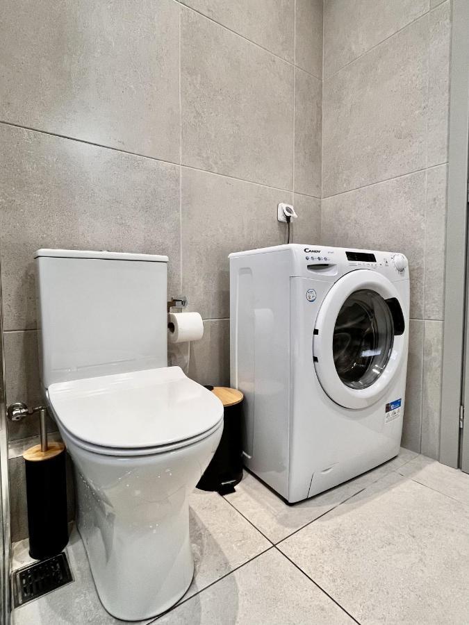 Chic Getaway Near Stavros Niarchos Apartment Athens Ngoại thất bức ảnh