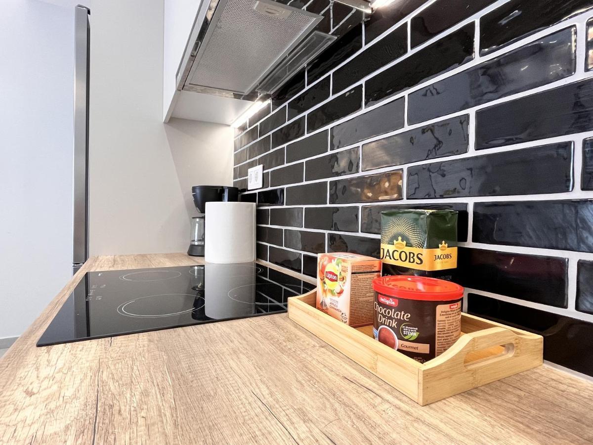 Chic Getaway Near Stavros Niarchos Apartment Athens Ngoại thất bức ảnh