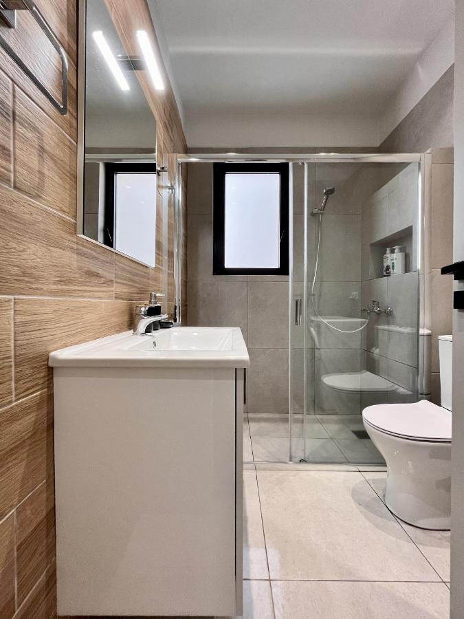 Chic Getaway Near Stavros Niarchos Apartment Athens Ngoại thất bức ảnh