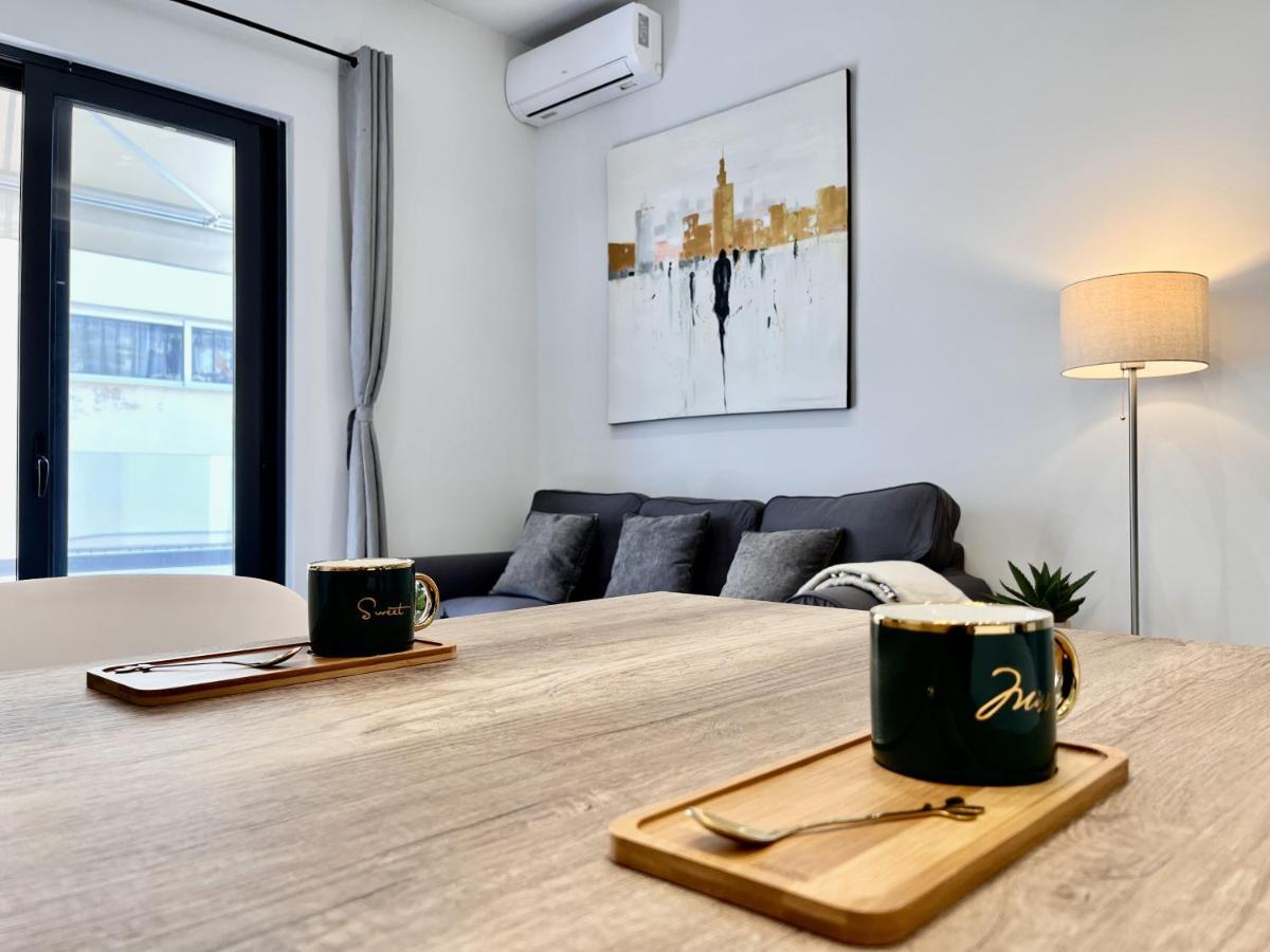 Chic Getaway Near Stavros Niarchos Apartment Athens Ngoại thất bức ảnh